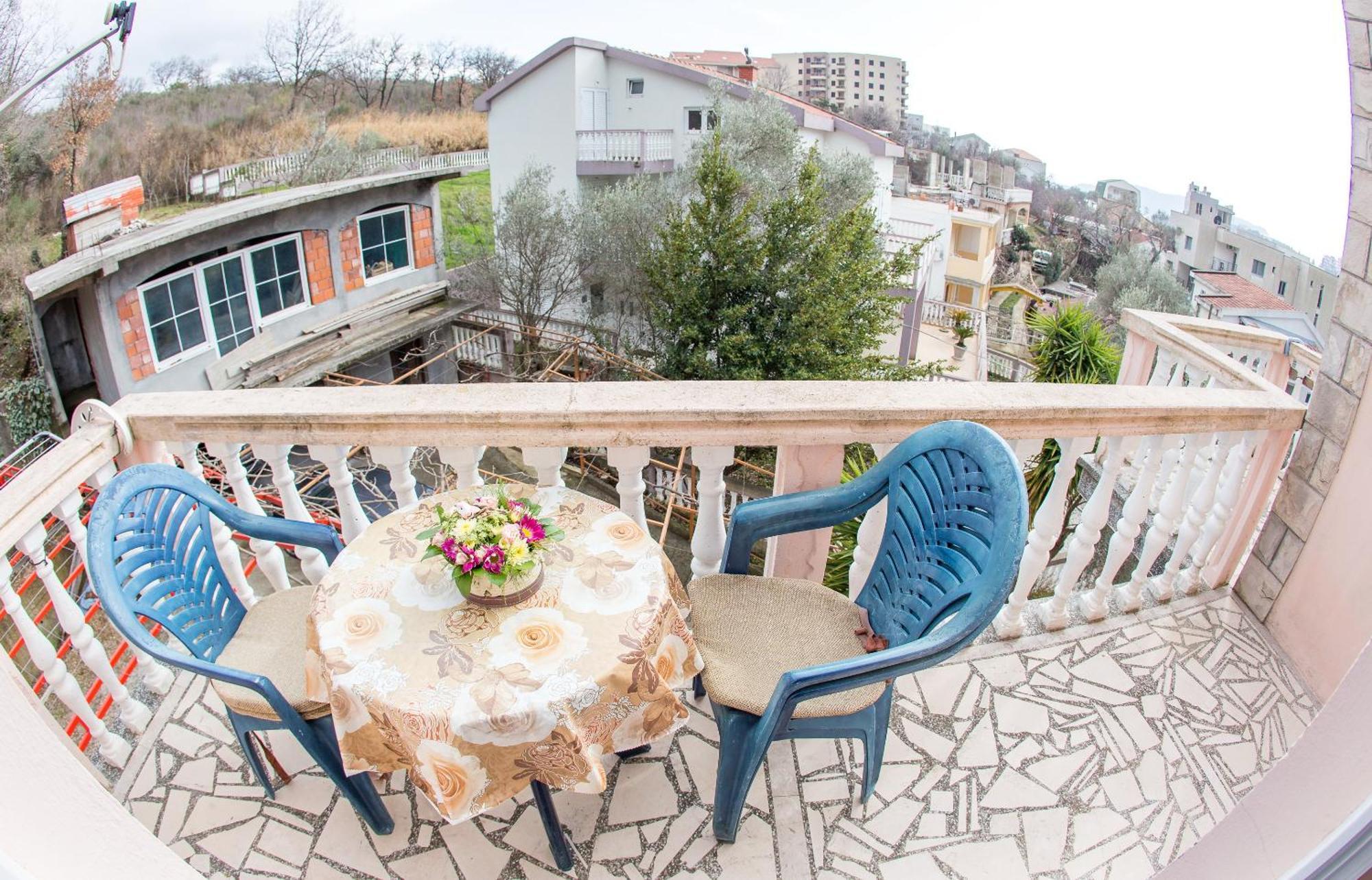 Guest House Almond Becici  Exterior photo