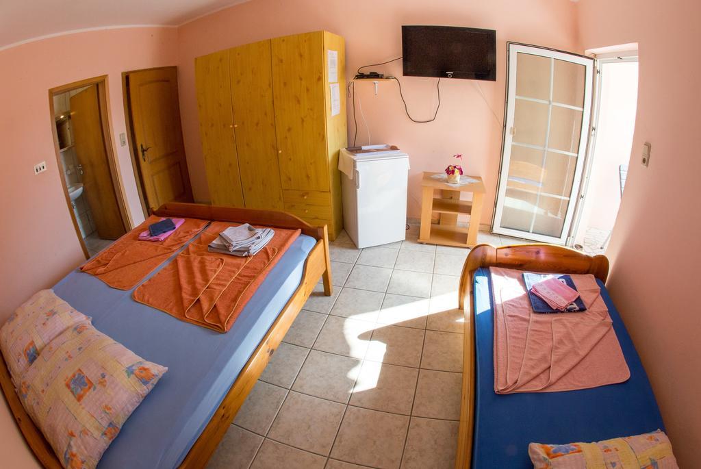 Guest House Almond Becici  Exterior photo